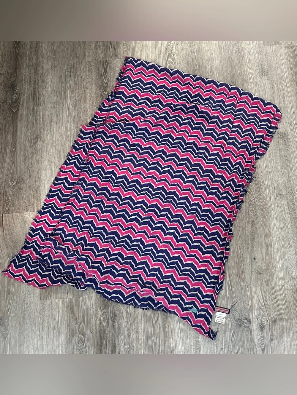 Vineyard Vines Navy and Hot Pink Zigzag Scarf wool/silk Small run see pictures